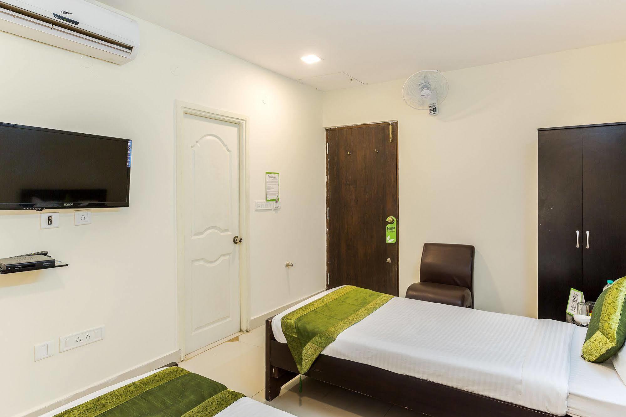Hotel Treebo Srico, Banjara Hills Hyderabad Exterior foto