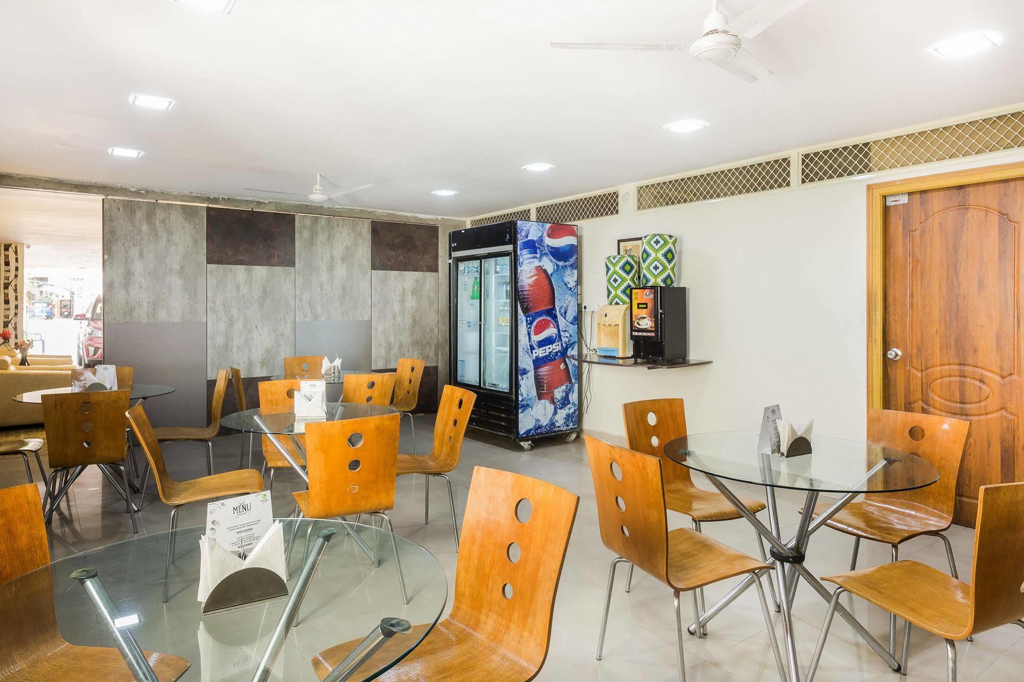 Hotel Treebo Srico, Banjara Hills Hyderabad Exterior foto